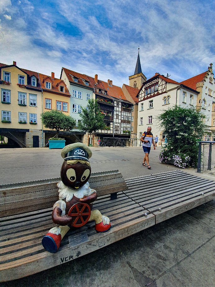 🗿 피티플라치 조형물